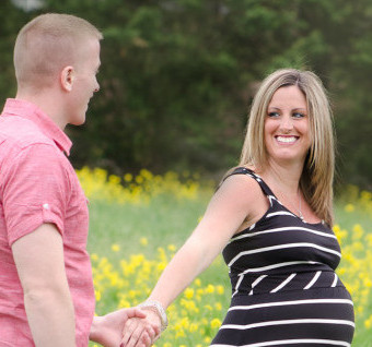 Maternity Photography in Delaware: H Family